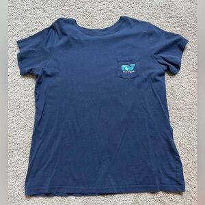 Vineyard Vines navy T-shirt